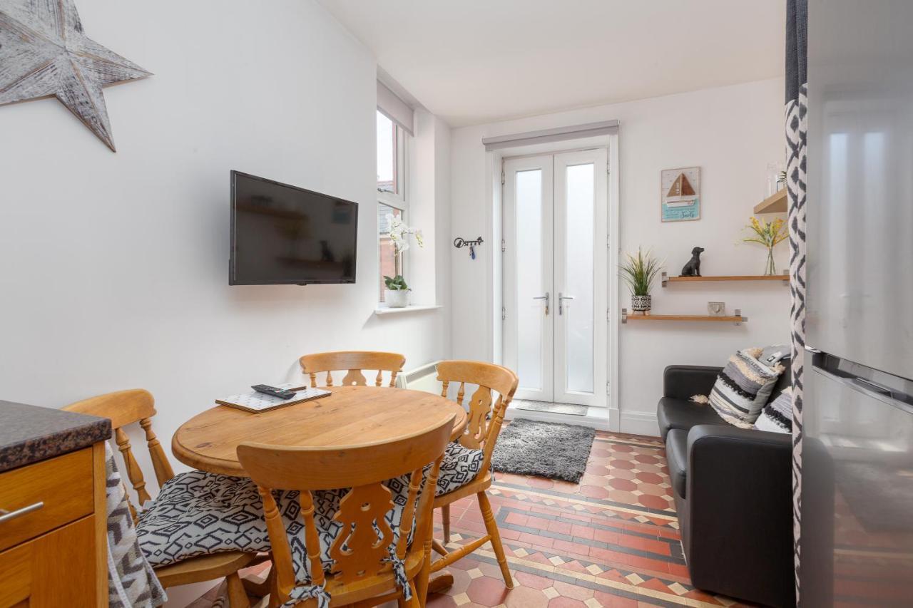 Charles Alexander Short Stay - Clifton Drive Beach Retreat 리탬 세인트 앤스 외부 사진