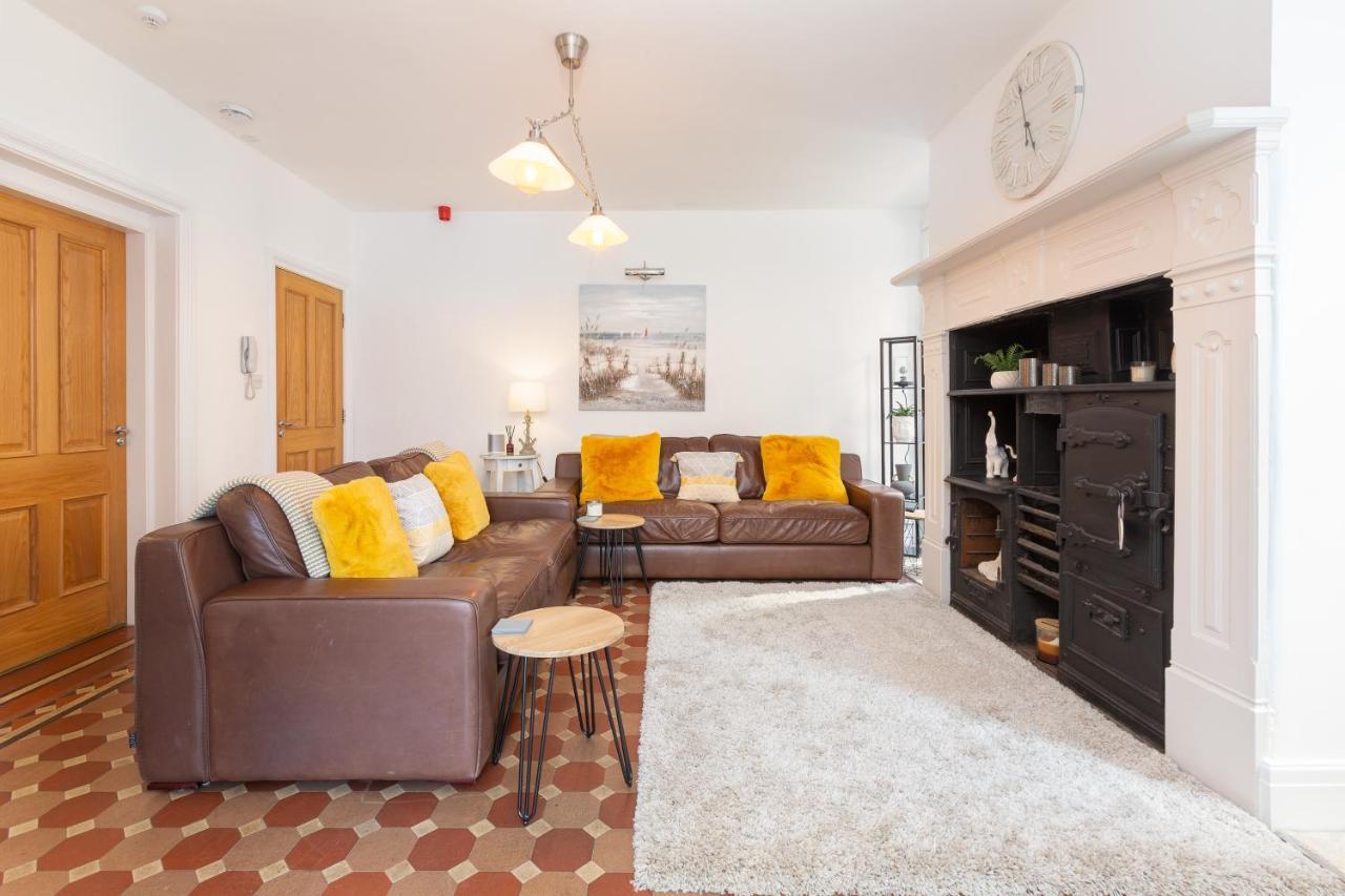 Charles Alexander Short Stay - Clifton Drive Beach Retreat 리탬 세인트 앤스 외부 사진