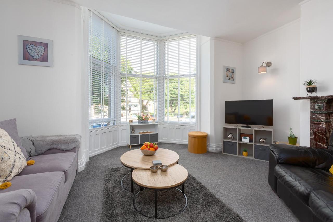 Charles Alexander Short Stay - Clifton Drive Beach Retreat 리탬 세인트 앤스 외부 사진